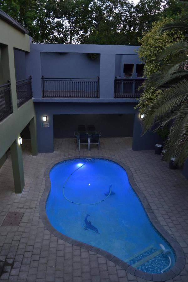 African Sands Guesthouse Load Shedding Free Bloemfontein Ngoại thất bức ảnh