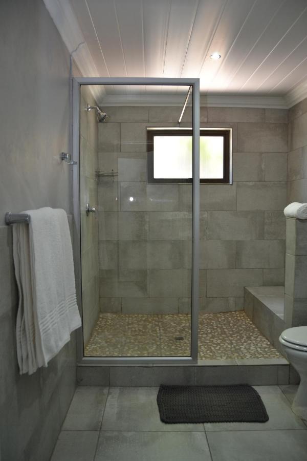 African Sands Guesthouse Load Shedding Free Bloemfontein Ngoại thất bức ảnh