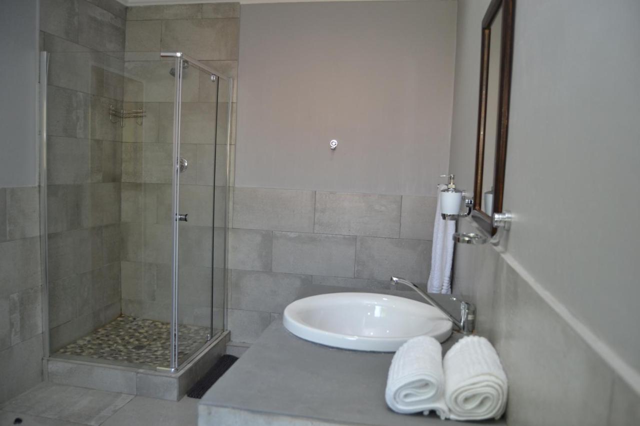 African Sands Guesthouse Load Shedding Free Bloemfontein Ngoại thất bức ảnh